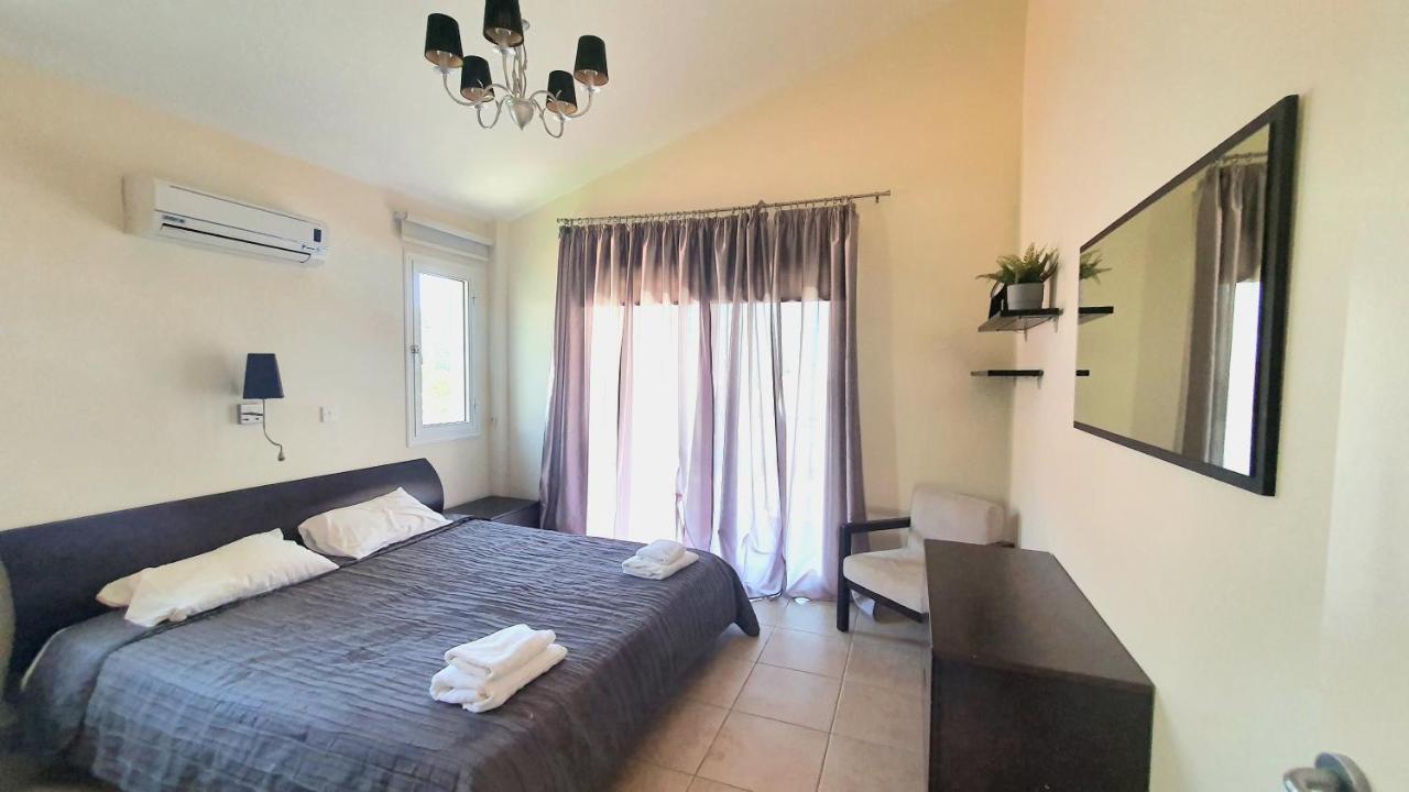 Villa Sofia Coral Bay Bagian luar foto