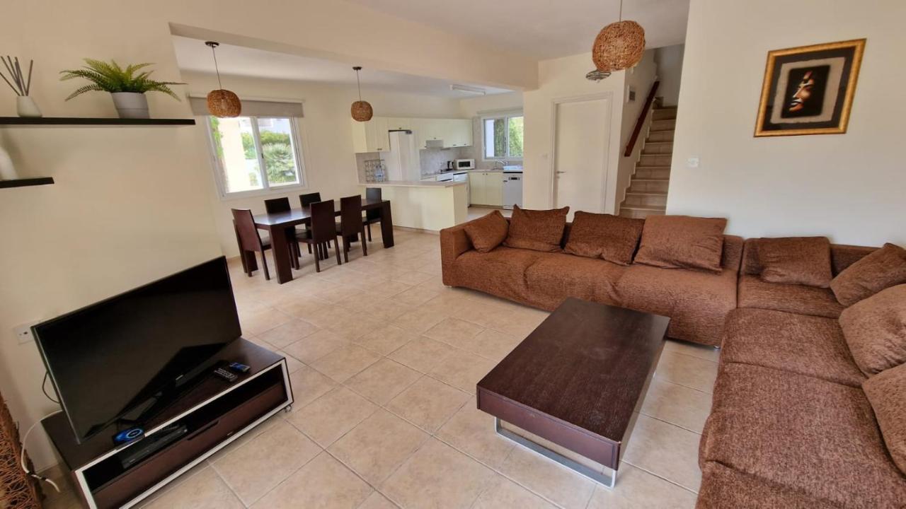 Villa Sofia Coral Bay Bagian luar foto